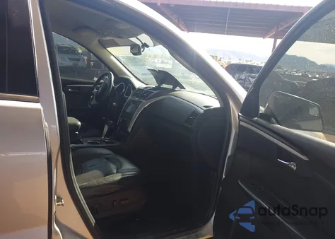 2010 Chevrolet Traverse Lt из США, поврежденный, VIN 1GNLRGED2AS101397